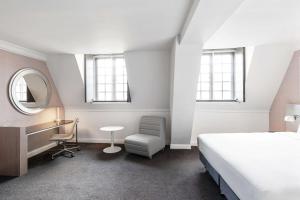 Radisson Blu Hotel, Leeds City Centre客房内的一张或多张床位
