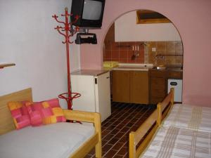 Fotografie z fotogalerie ubytování Beachfront Studio 4526-3 v destinaci Punat