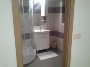 Koupelna v ubytování Room in Susak with air conditioning, W-LAN (3865-5)