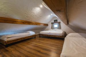 Un pat sau paturi într-o cameră la Apartment Trentar