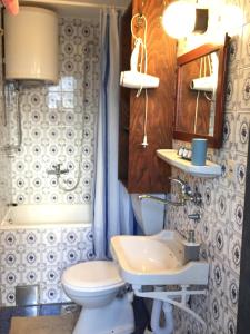 Ванна кімната в Casa SERGIO Budva Rooms & Apartments