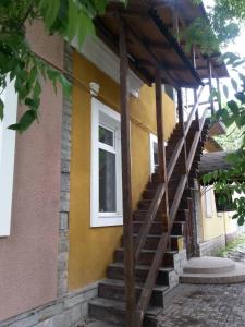 Budova, kde se bed and breakfast nachází
