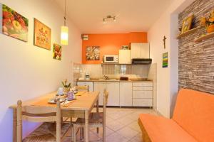 Kuchyňa alebo kuchynka v ubytovaní Romantic apartment