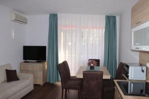 Fotografia z galérie ubytovania Liget Apartmanház v destinácii Kehidakustány