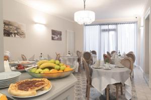 Jedlo v ubytovaní bed & breakfast alebo blízkom okolí