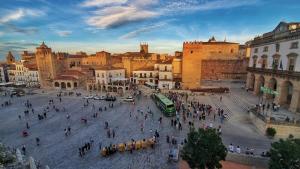 Fotografia z galérie ubytovania Hostal Martes Cáceres Plaza Mayor - Tercer piso SIN ascensor v destinácii Cáceres