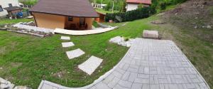 Zahrada ubytování Líšný 105 celý nový dům se zahradou u Jizery a cyklo-stezky New house by Jizera river and bicycle path