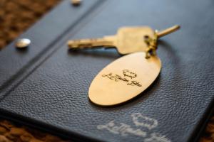塔卢瓦尔Hôtel Le Mouton Bleu的相册照片