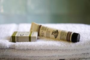 塔卢瓦尔Hôtel Le Mouton Bleu的相册照片