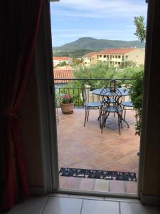 Gallery image of Les Trèfles in Hyères +7 photos