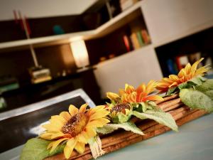 Η βιβλιοθήκη του διαμερίσματος