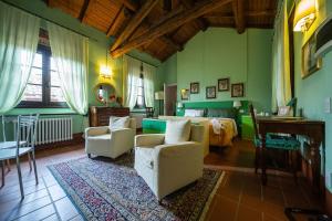 A seating area at La Locanda di Sant'Anna