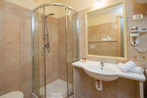 Koupelna v ubytování Hotel Regina Elena