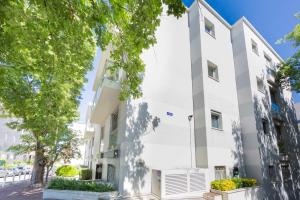 Το κτήριο όπου στεγάζεται  το διαμέρισμα