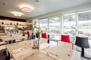 Restaurace v ubytování Hotel Smart Liv'in
