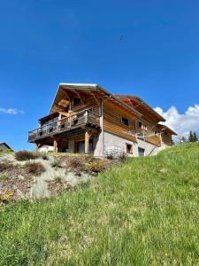 Photo de la galerie de l'établissement Gîte avec terrasse et belle vue - ChaletNelda com, à Lamoura