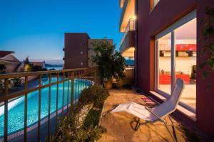 Bazén v ubytování Apartment Azzura nebo v jeho okolí