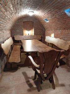 A seating area at Klára-Háza Vendégház