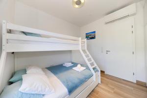 Postel nebo postele na pokoji v ubytování Villa Pag Sea View