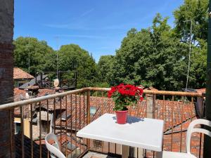 Un balcón o terraza en Hotel San Geremia 37 fotos más