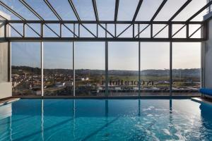 A piscina localizada em In Gold Hotel & Spa ou nos arredores