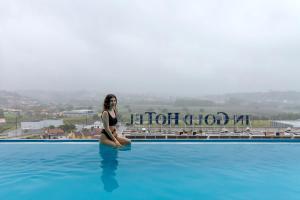 A piscina localizada em In Gold Hotel & Spa ou nos arredores