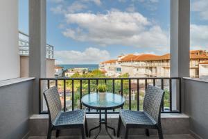 Balkon atau teras di Bemyguest Comfort Pidna