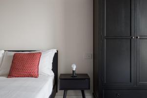 Posteľ alebo postele v izbe v ubytovaní The Silver Lava - a luxury boutique apartment