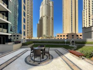 Gallery image of The Smart Concierge - Marina Promenade in Dubai