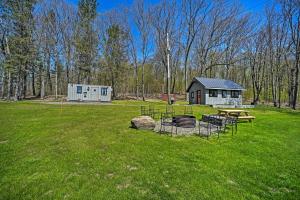 Gallery image of Cozy Hillside Retreat with BBQ, Fire Pit, and Trails! in Milford