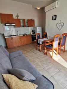 Kuchyňa alebo kuchynka v ubytovaní Apartment Hramina