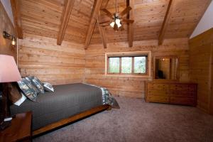 Ένα ή περισσότερα κρεβάτια σε δωμάτιο στο 3830 County Road 124