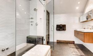 Koupelna v ubytování 2030 Meadow Brook Lane Unit A
