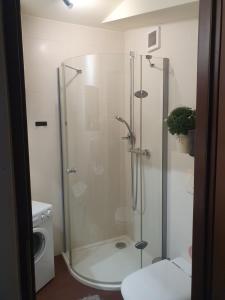 Kúpeľňa v ubytovaní Apartament IZBA W CENTRUM + 27 fotografií