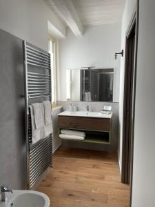 A bathroom at AFFITTACAMERE LA VOLPE