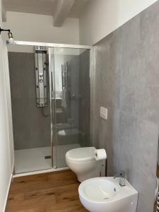 A bathroom at AFFITTACAMERE LA VOLPE