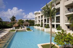 Bazén v ubytování Paradisus La Perla - Adults Only - Riviera Maya - All Inclusive nebo v jeho okolí