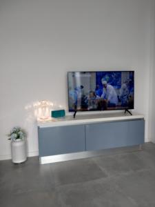 TV a/nebo společenská místnost v ubytování Blue Sky Garda - Zaffiro