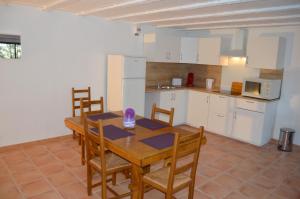 Η κουζίνα ή μικρή κουζίνα στο Villa Asunda B&B Spa & Sauna, Chambres d'Hôtes