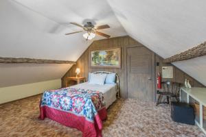 Ένα ή περισσότερα κρεβάτια σε δωμάτιο στο Singer Cabin 1