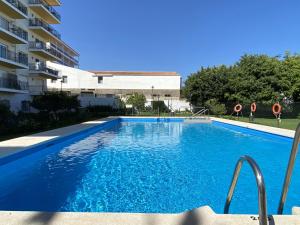 Bazén v ubytovaní Acapulco 16 Apartments Casasol alebo v jeho blízkosti