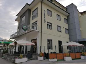 Budova, kde se hotel nachází