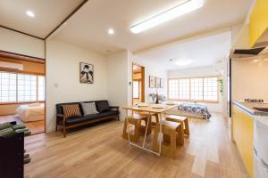 Kuchyň nebo kuchyňský kout v ubytování 寅ホテル 台東 Hotel 寅 台东 Tora Hotel Taito D