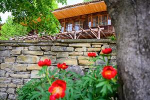 Zahrada ubytování Guest Houses "Zlatna Oresha - Complex"