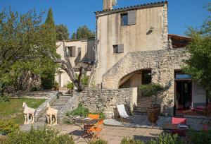 Το κτήριο όπου στεγάζεται  το bed & breakfast