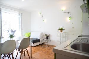 Galeriebild der Unterkunft Beachfront apartments Carlo in Karlobag + 73 Fotos