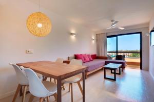 אזור ישיבה ב-Insotel Club Tarida Playa