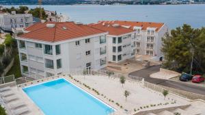 Bazén v ubytovaní Malo More Resort alebo v jeho blízkosti
