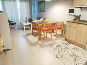 Kuchyňa alebo kuchynka v ubytovaní APARTAMENTO EN EL CENTRO DE CALAFELL