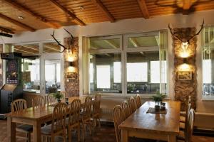 Reštaurácia alebo iné gastronomické zariadenie v ubytovaní Penzion restaurace U Švábků